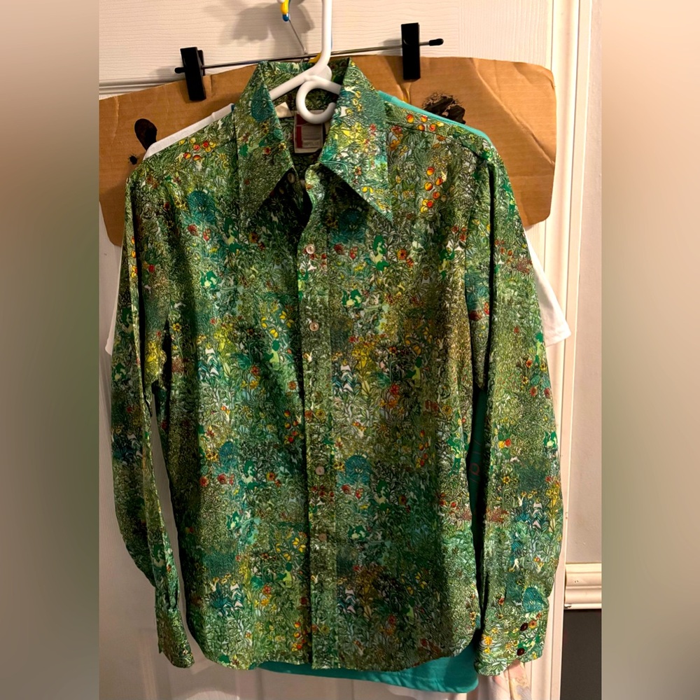 PLAYBOYImpulse size medium long sleeve button up Green Floral Shirt
